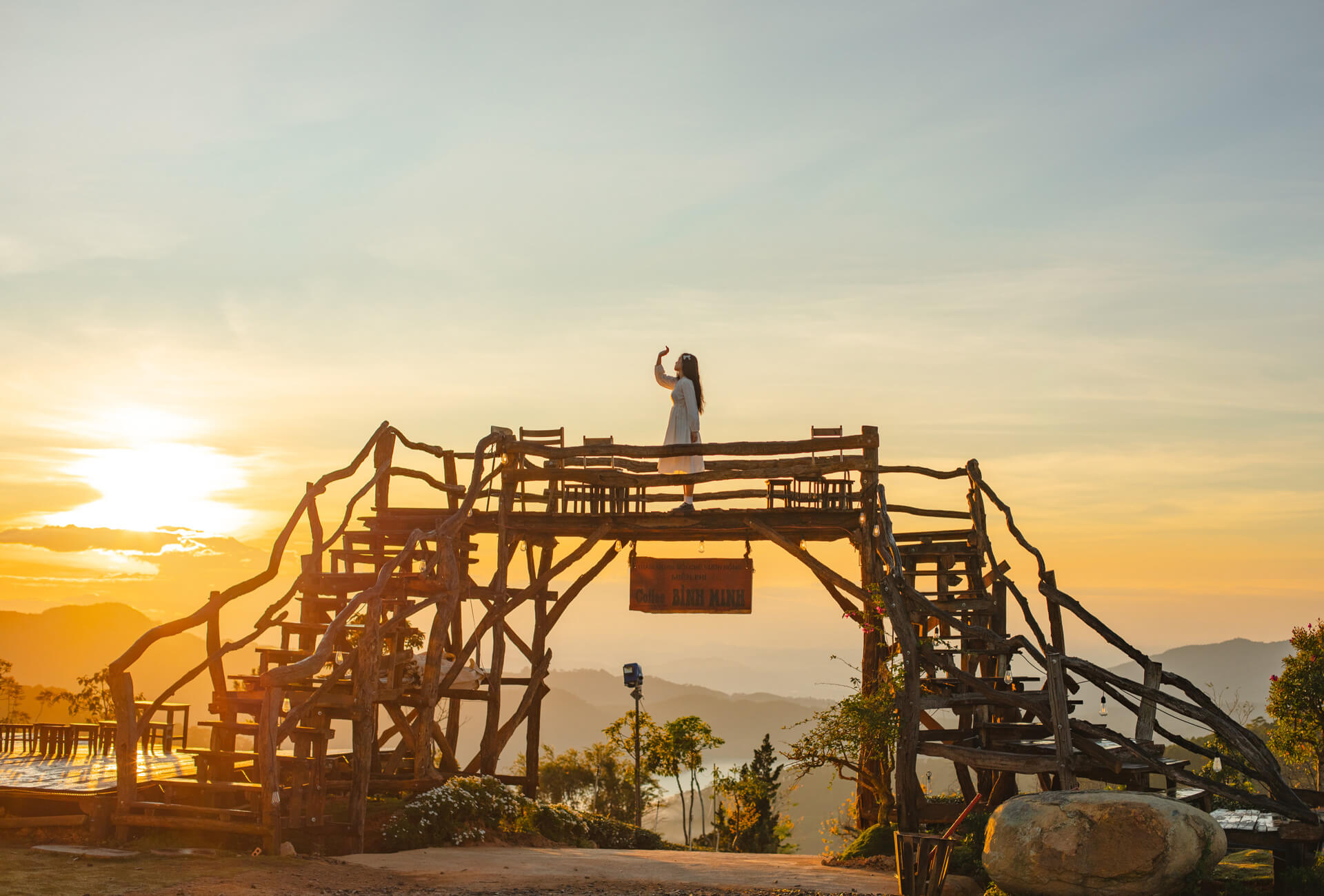 Giới Thiệu - Săn Mây Cầu Gỗ - Bình Minh